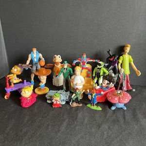 Vintage 1990’s McDonalds Burger King Figures Fast Food Toys Lot of 18 Some Misc.